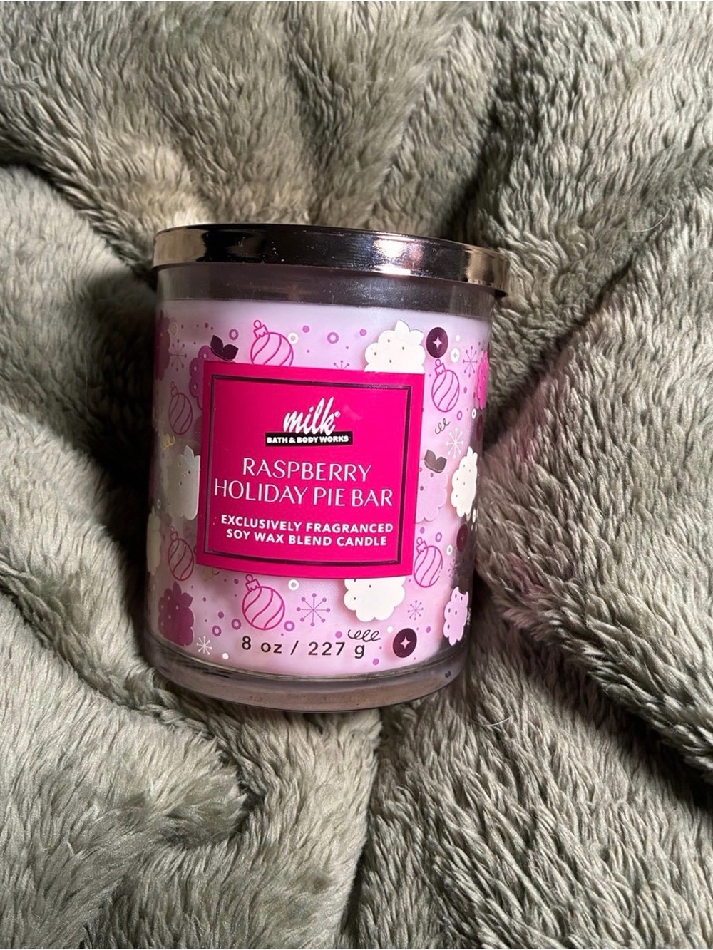 Bath & Body Works Milk Raspberry Holiday Pie Bar Soy Candle